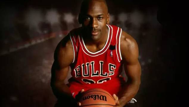 之间的山峰 之间的山峰